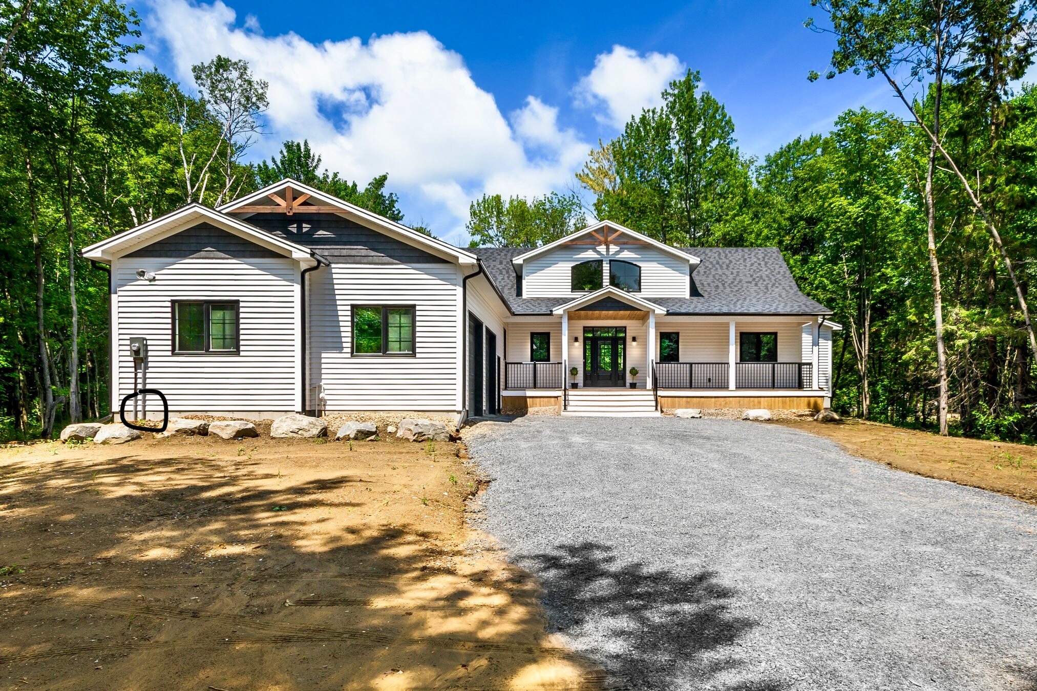 large driveway, home exterior